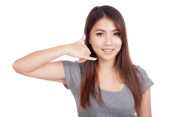 Joven mujer de negocios asiática gesticulando llamada telefónica —  Fotos de Stock