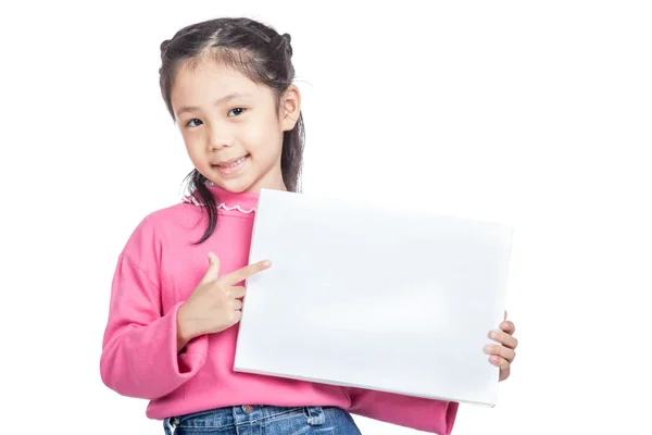 Asiática niña sostener un blanco signo — Foto de Stock