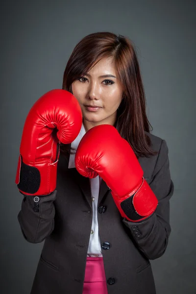 Asian businesswoman guard with boxing glove — Stock Photo, Image