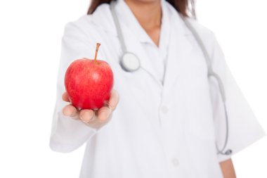 Genç Asyalı kadın doktor Haritayı elma