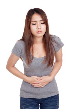 Genç Asyalı kadın mide ağrısı var