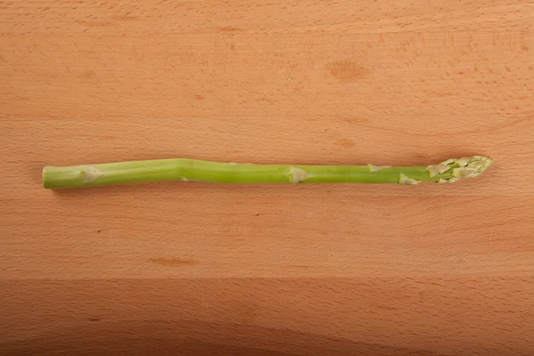 Frischer roher Spargel — Stockfoto