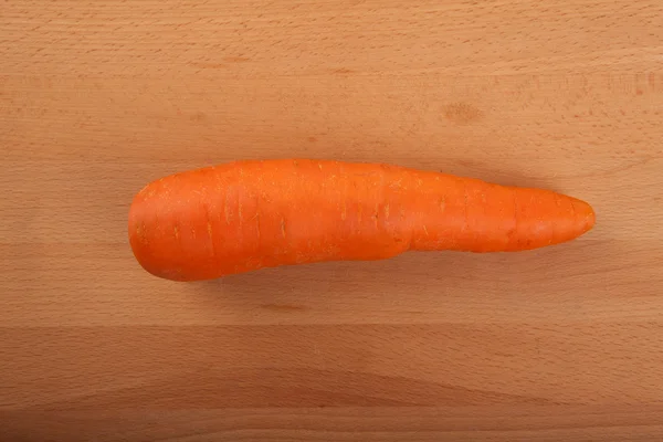 Zanahoria sobre mesa de madera —  Fotos de Stock