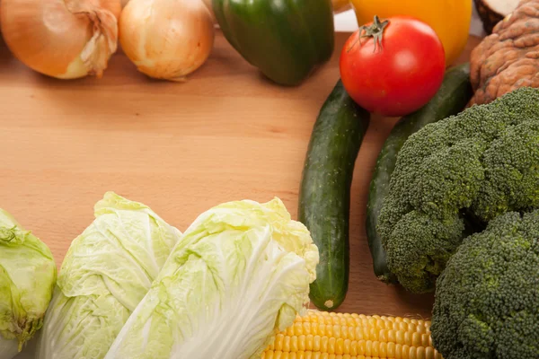 Színes friss vegyes zöldséggel — Stock Fotó
