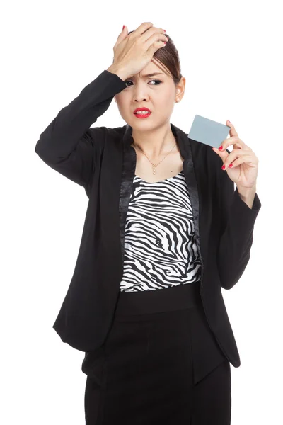 Ból głowy kobieta młody azjatycki biznes z pustą kartę — Zdjęcie stockowe