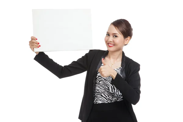 Jonge Aziatische zakenvrouw Toon duimen omhoog met witte leeg bord — Stockfoto