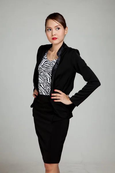 美丽年轻的亚洲业务的女人 — 图库照片