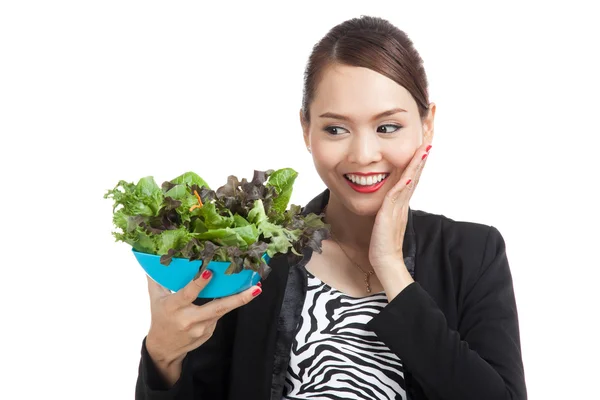 Gezonde Aziatische zakenvrouw met salade — Stockfoto