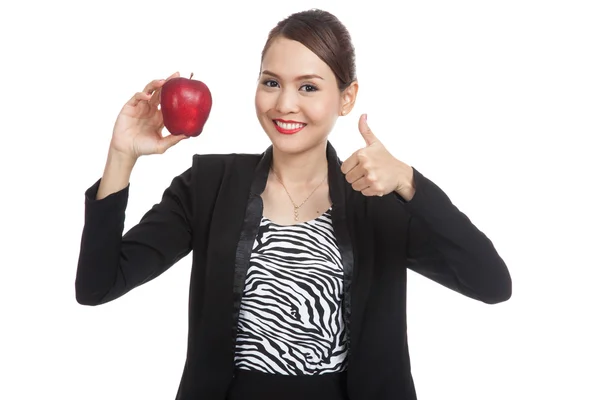 Wanita bisnis muda Asia menunjukkan jempol dengan apel merah — Stok Foto