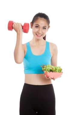 Güzel Asyalı sağlıklı kız dumbbell ve salata ile