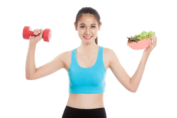 Bella ragazza asiatica sana con manubri e insalata — Foto Stock