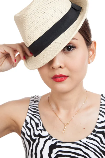 Krásná Asiatka s kloboukem — Stock fotografie