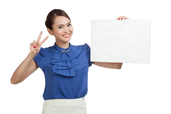 Young Asian woman show victory sign with blank sign — Stock Photo, Image