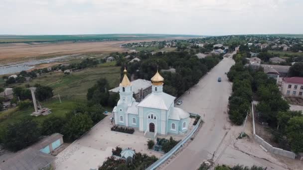 Luchtfoto Van Orthodoxe Kerk Het Dorp Beshalma Moldavië — Stockvideo