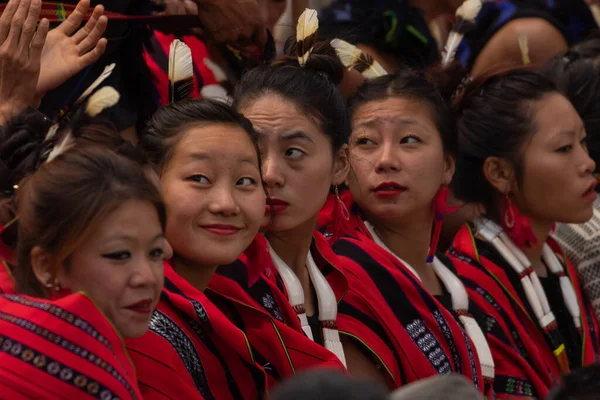 Nagaland Hindistan Daki Kisama Heritage Köyünde Aralık 2016 Renkli Kıyafetler — Stok fotoğraf