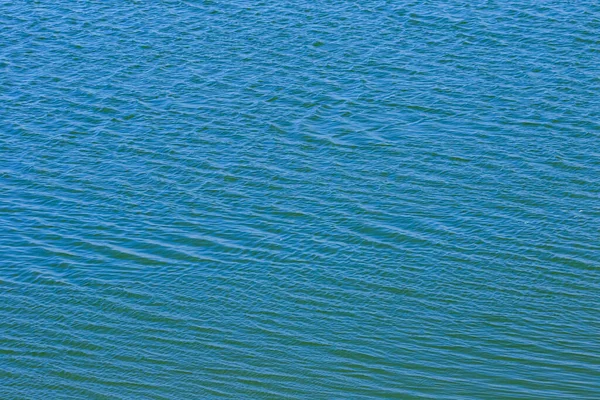 Ein Körniges Abstraktes Bild Von Wellen Auf Blauem Wasser Schafft — Stockfoto