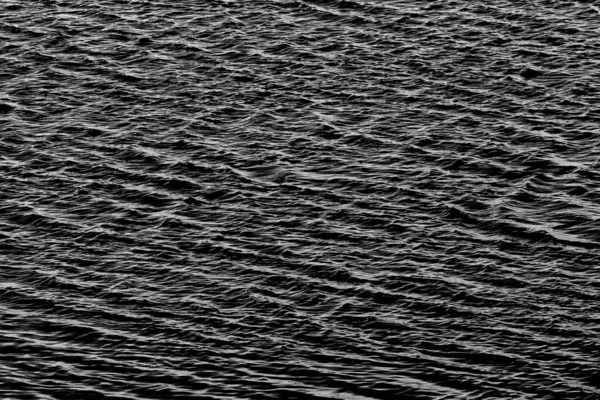 Egy Szemcsés Absztrakt Kép Monokróm Hullámokban Vízen Olyan Mintázatot Hozva — Stock Fotó