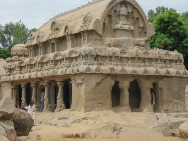 Mahabalipuram Chennai Hindistan 'ın deniz kıyısındaki taşların üzerine oyulmuş ünlü Shore Temple' ın seçici odak görüntüsü 25 Aralık 2008 'de tıklandı.