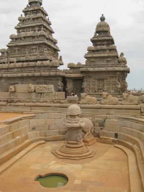 Mahabalipuram Chennai Hindistan 'daki deniz kıyısında bulunan ünlü Shore Temple' ın seçici odak görüntüsü 25 Aralık 2008 'de tıklandı.