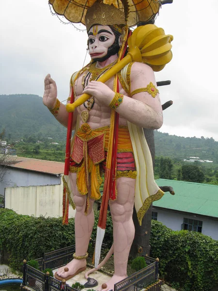 Hindu Majom Szobor Isten Hanuman Állt Egy Templom Nainital Kerületben — Stock Fotó
