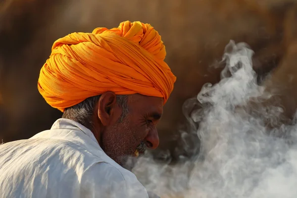 Focus Selettivo Ritratto Laterale Astratto Uomo Del Rajasthan Che Indossa — Foto Stock