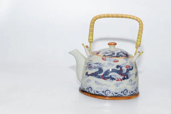 Красивый Чайник Ручкой Традиционными Китайскими Драпировками Выполненными Дизайну — стоковое фото