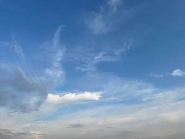 Blauer Himmel Mit Wolken Die Ein Schönes Muster Und Hintergrund — Stockfoto