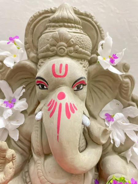 Eine Nahaufnahme Von Lord Ganesh Idol Aus Schlamm Und Dekoriert — Stockfoto