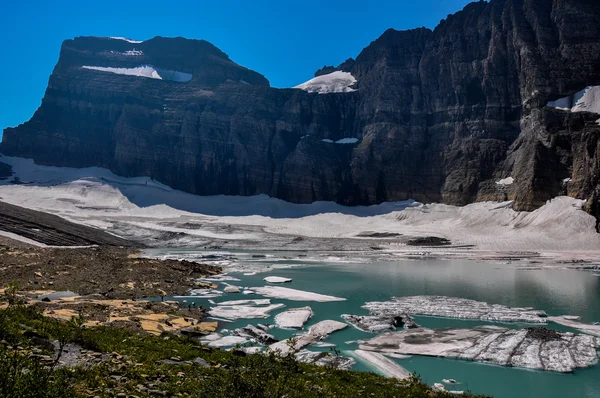 Trekking in grinnel lake trail, glacier national park, montana, — Stockfoto