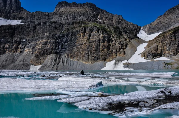 Trekking v grinnel jezera stezka, národní park glacier, montana, — Stock fotografie