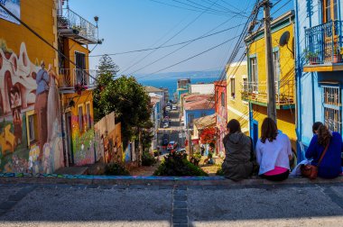 valparaiso, sokaklarında zevk kızlar Şili
