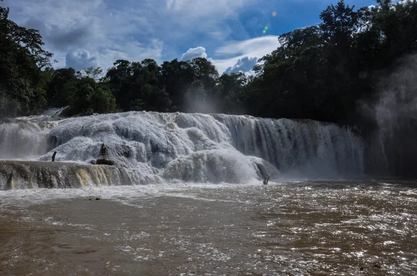 Agua azul, chiapas, Mexikó — Stock Fotó