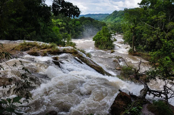 Agua azul, chiapas, Mexiko — Stock fotografie