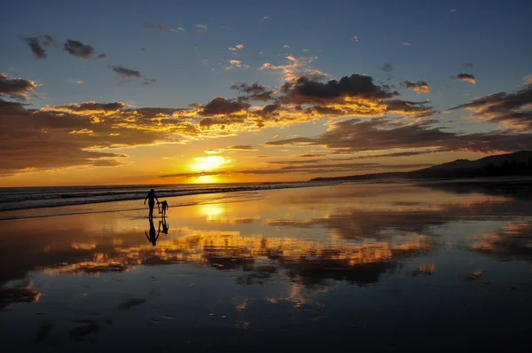 Wunderschöne sonnenuntergänge von playa el cuco, el salvador — Stockfoto