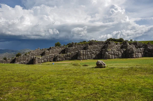 Ruinas de Saqsaywaman Incas cerca de Cusco, Perú — Foto de Stock