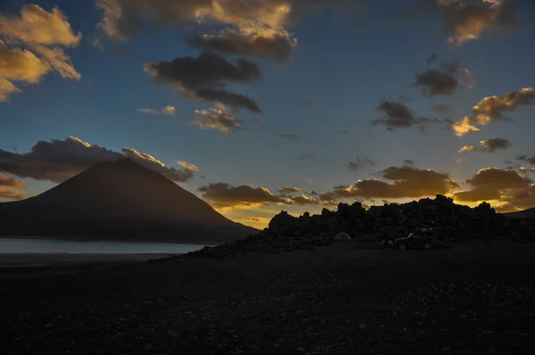 Volcan Licancabur with Gorgeous landscapes of Sur Lipez, South B — Stock Photo, Image