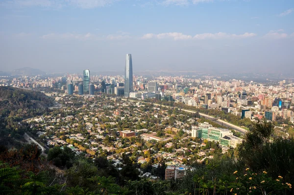 Vista del horizonte de Santiago desde Cerro San Cristóbal, Chile —  Fotos de Stock