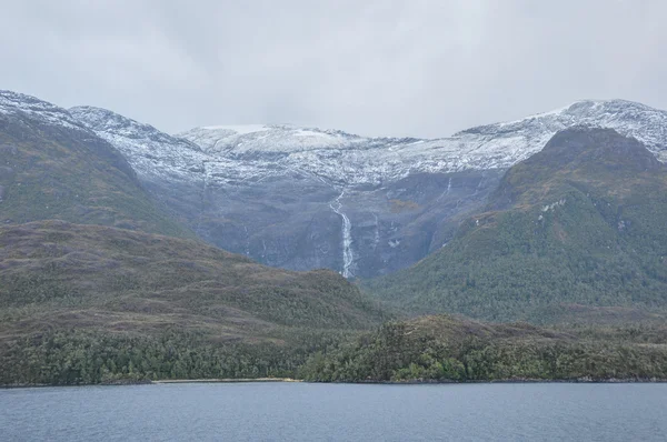Overschrijding van fjorden in het zuiden van Chili — Stockfoto