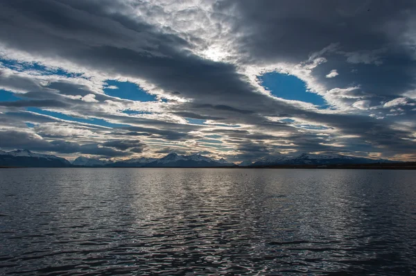 Am wasser in puerto natales, chile — Stockfoto