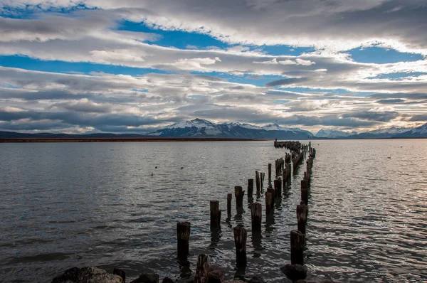 Door de waterkant in puerto natales, Chili — Stockfoto