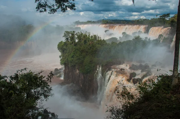 Neuvěřitelné a nádherné vodopády iguazu, argentina — Stock fotografie