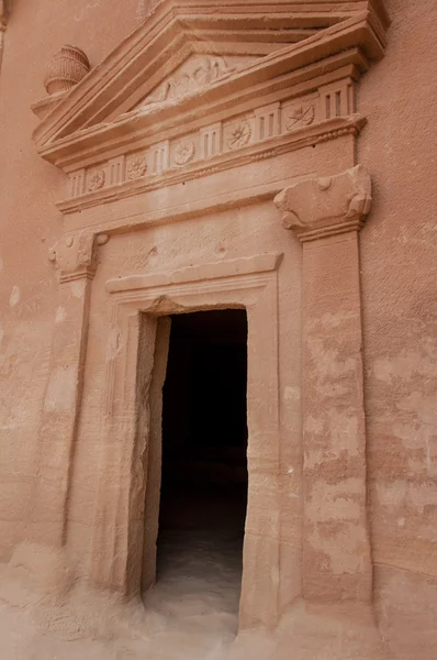 Tumba nabatea en el yacimiento arqueológico de Madaín Saleh, Arabia Saudita — Foto de Stock