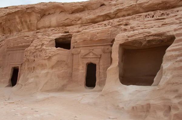 Nabatäische Gräber in der archäologischen Stätte von Madaîn Saleh, Saudi Arabien — Stockfoto