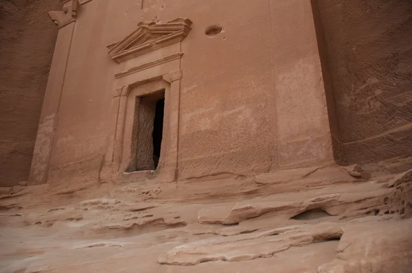 Tumba nabatea en el yacimiento arqueológico de Madaín Saleh, Arabia Saudita — Foto de Stock