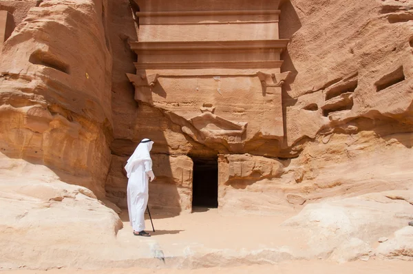 Saudian i Madaîn Saleh arkeologiska platsen, Saudiarabien — Stockfoto