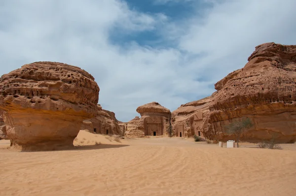 Nabatejskie grobowce w Madaîn Saleh wykopaliska archeologiczne, Arabia Saudyjska — Zdjęcie stockowe