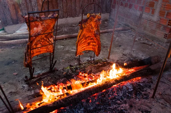 Braziliaanse Barbecue bijgenaamd Churrasco gemaakt door Gauchos, Brazilië Stockfoto