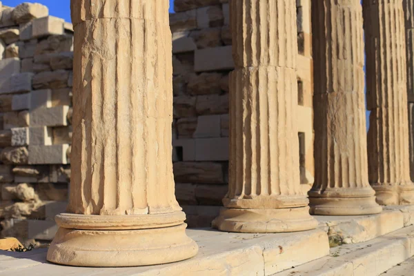 Klasik Yunan sütunları, Akropolis, Atina