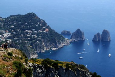 Capri adasının panoramik görüntüsü