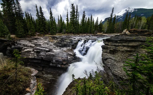 Cataratas em Alberta, Canadá . — Fotografia de Stock